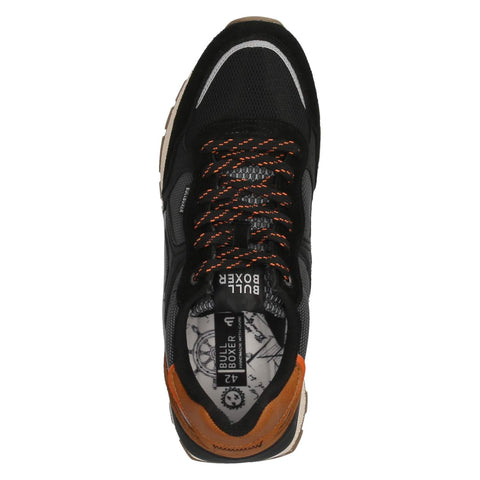Low-Top Sneaker