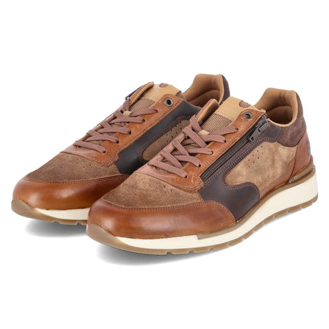 Low-Top Sneaker