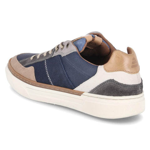 Low-Top Sneaker