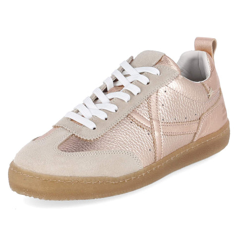 Low-Top Sneaker