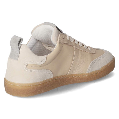Low-Top Sneaker