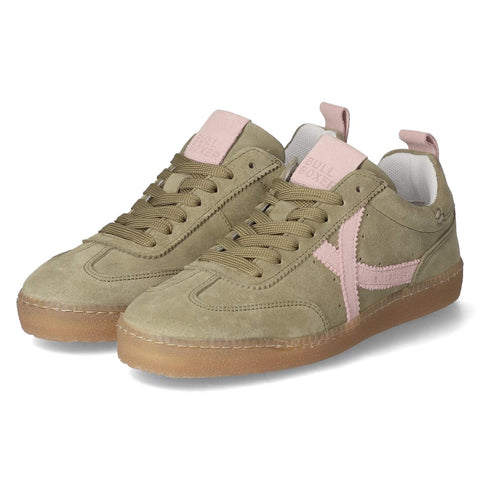 Low-Top Sneaker