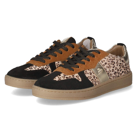 Low-Top Sneaker