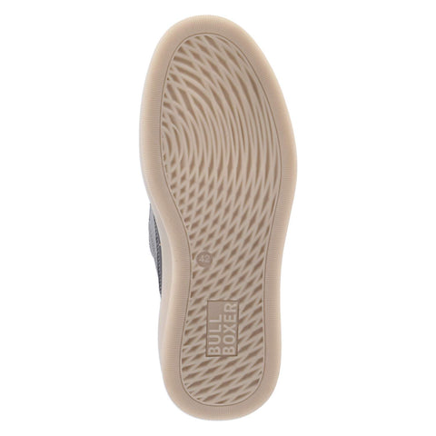 Low-Top Sneaker