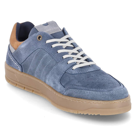 Low-Top Sneaker