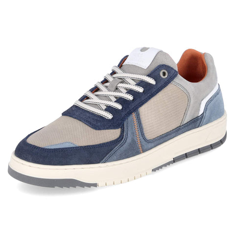 Low-Top Sneaker