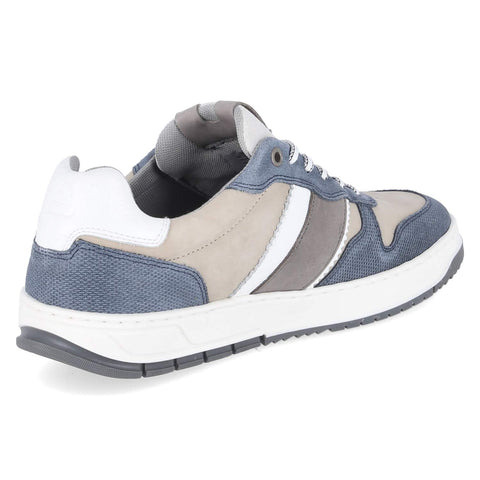 Low-Top Sneaker