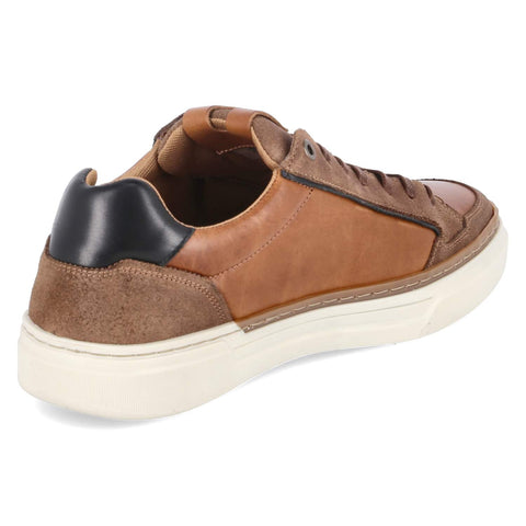 Low-Top Sneaker
