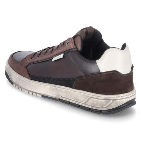 Low-Top Sneaker