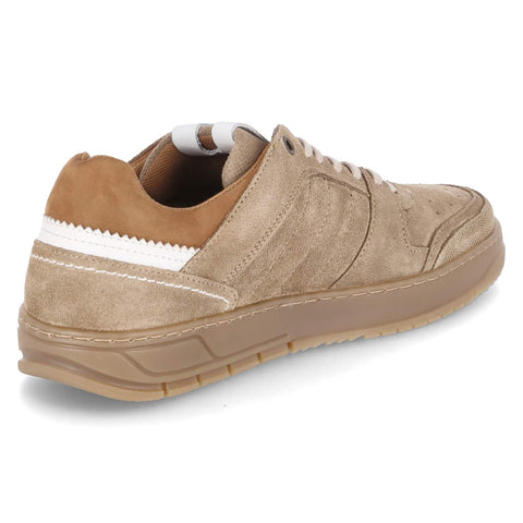 Low-Top Sneaker