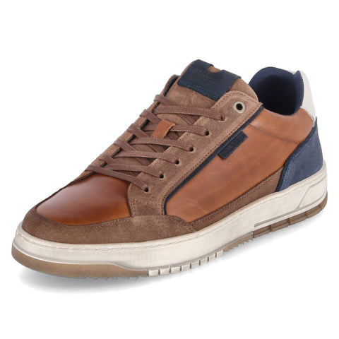 Low-Top Sneaker