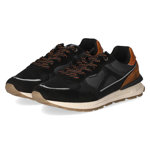 Low-Top Sneaker