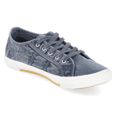 Low-Top Sneaker