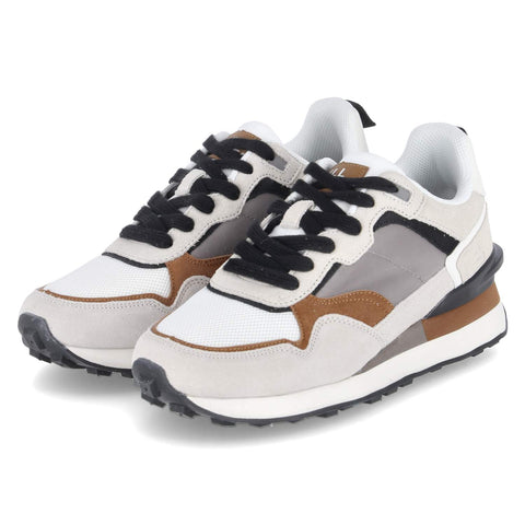 Low-Top Sneaker