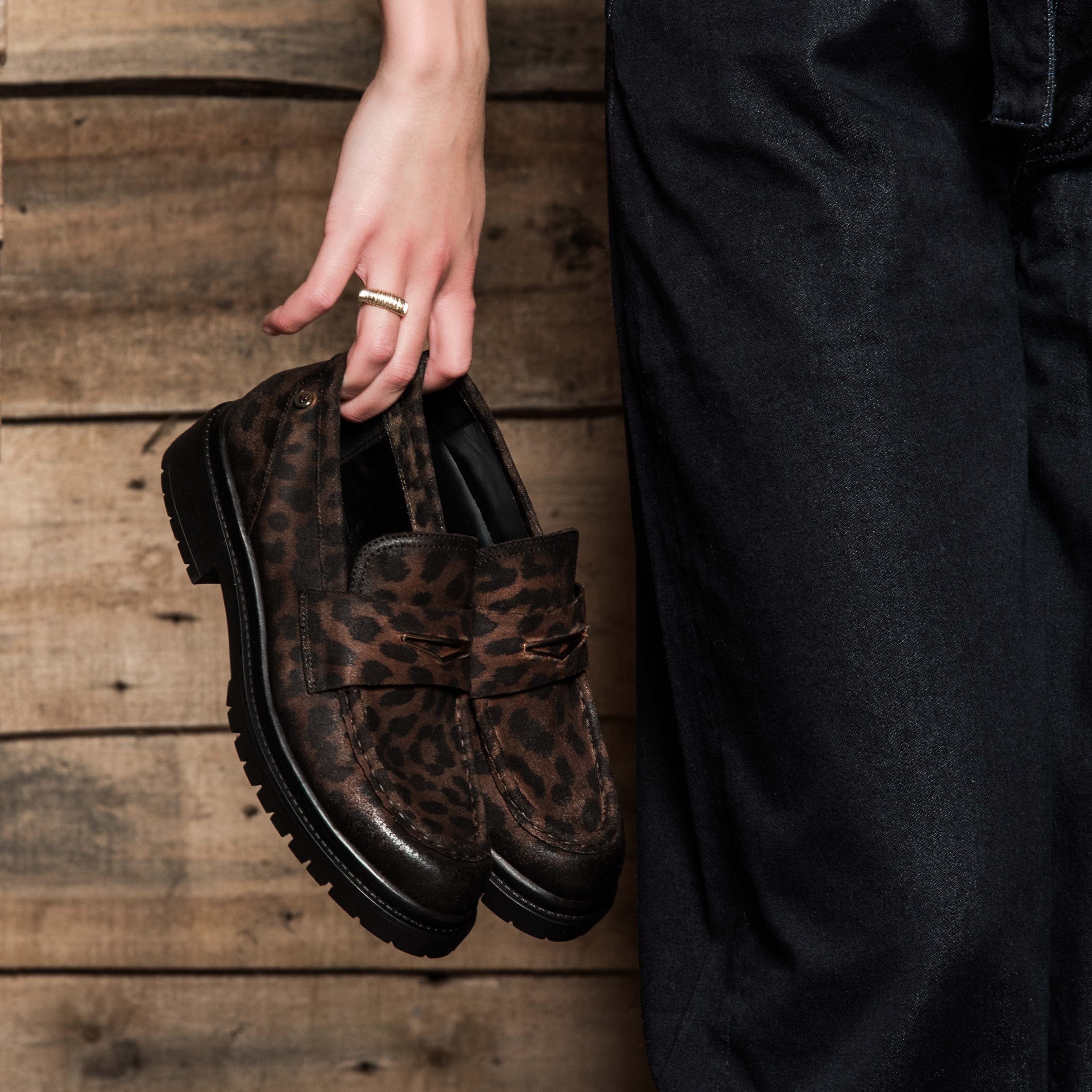 Bullboxer Shoes display picture 1