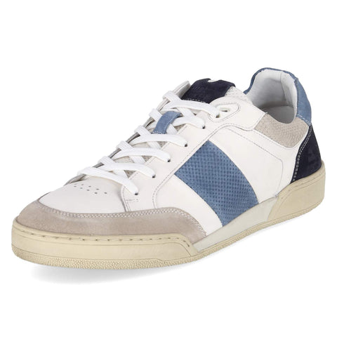 Low-Top Sneaker