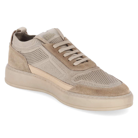 Low-Top Sneaker