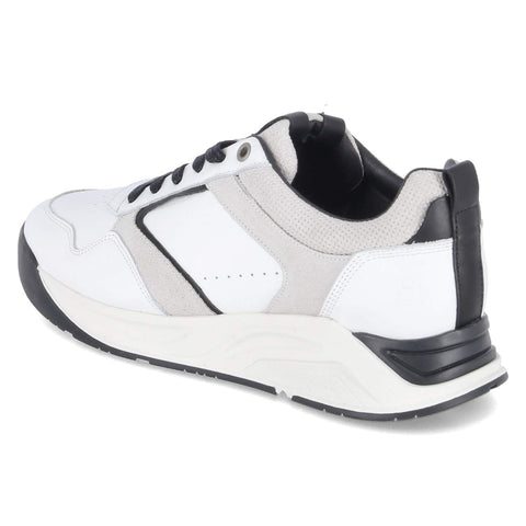 Low-Top Sneaker