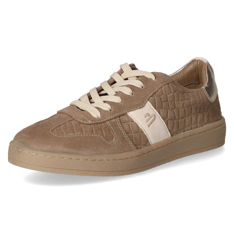Low-Top Sneaker