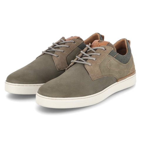 Low-Top Sneaker