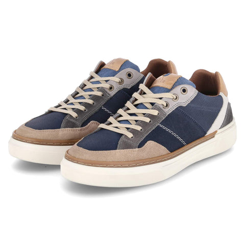 Low-Top Sneaker