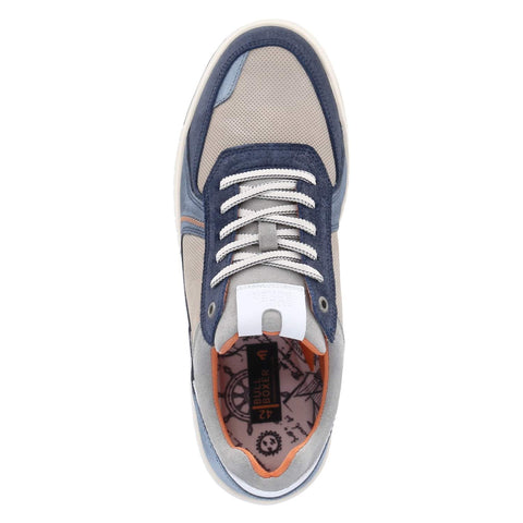 Low-Top Sneaker
