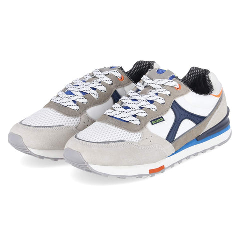 Low-Top Sneaker