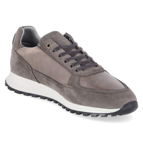 Low-Top Sneaker