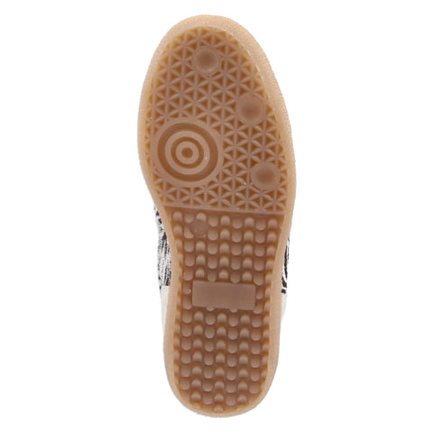 Low-Top Sneaker