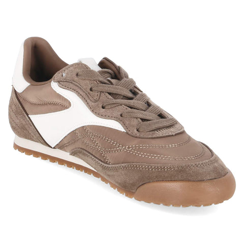 Low-Top Sneaker