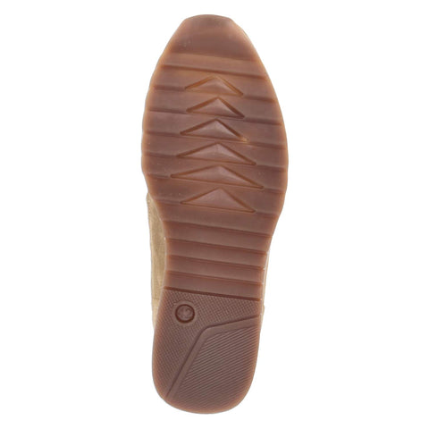 Low-Top Sneaker