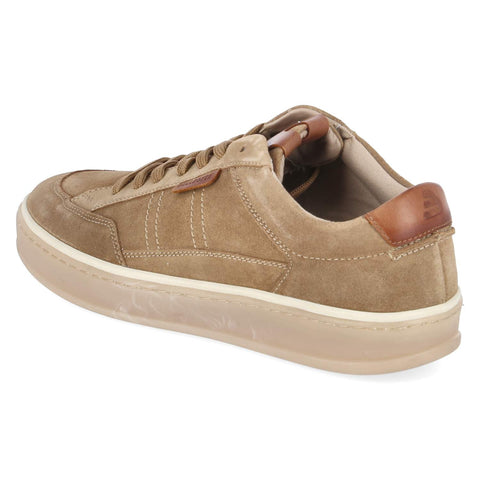Low-Top Sneaker