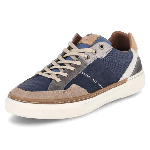 Low-Top Sneaker