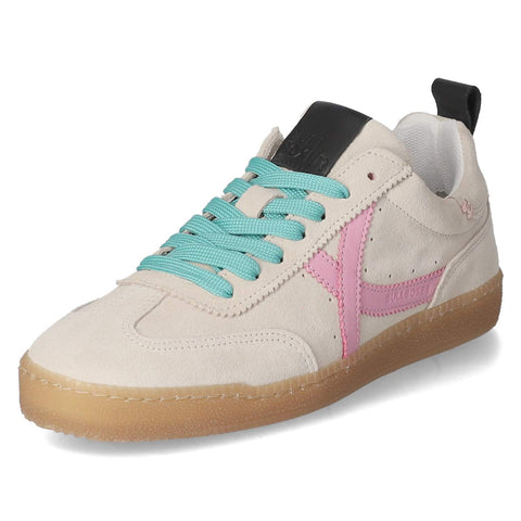 Low-Top Sneaker