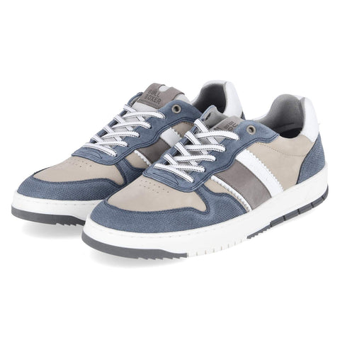 Low-Top Sneaker
