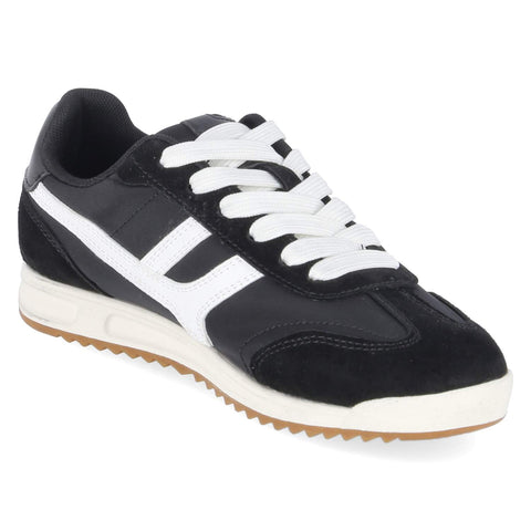 Low-Top Sneaker