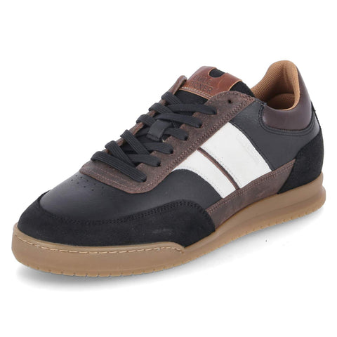 Low-Top Sneaker