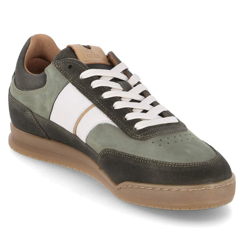 Low-Top Sneaker