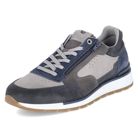 Low-Top Sneaker