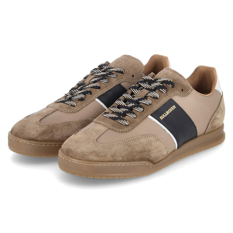 Low-Top Sneaker