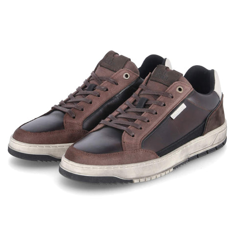 Low-Top Sneaker