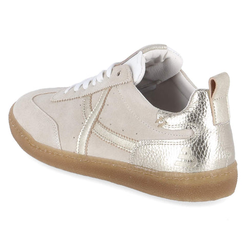 Low-Top Sneaker