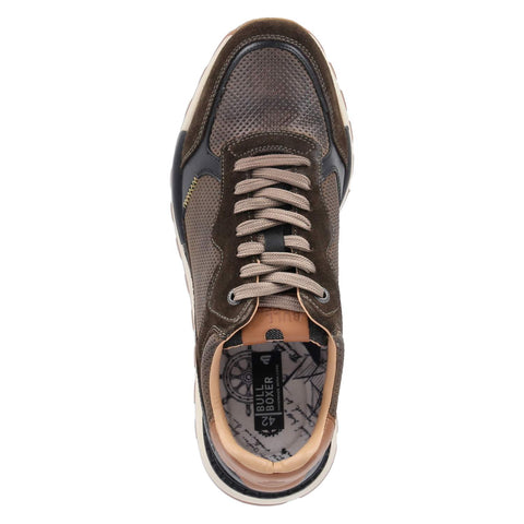 Low-Top Sneaker