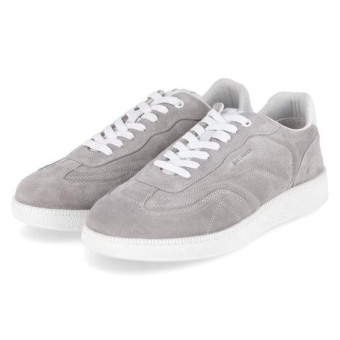 Low-Top Sneaker
