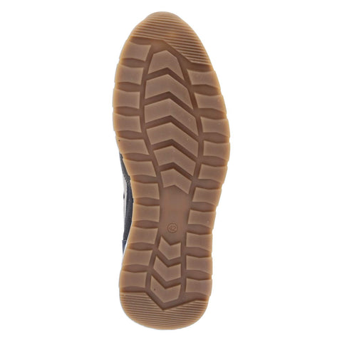 Low-Top Sneaker