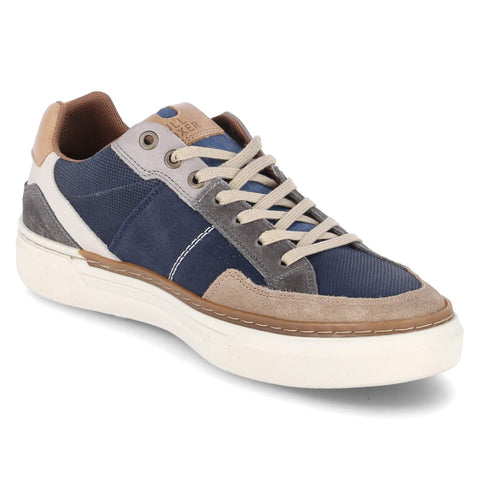 Low-Top Sneaker