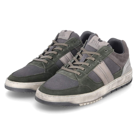 Low-Top Sneaker