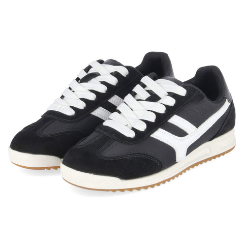 Low-Top Sneaker