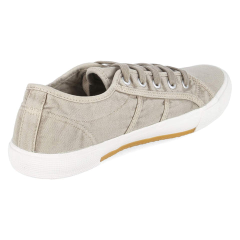 Low-Top Sneaker