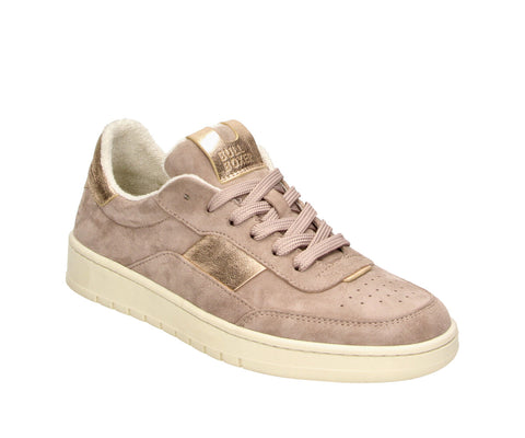 The 6CD0010101 7885 old pink-gold sneakers bring a soft, luxe vibe to your wardrobe. With an elegant old pink base and shimmering gold accents, these leather and suede low-tops are perfect for adding a touch of glamour to your everyday outfits